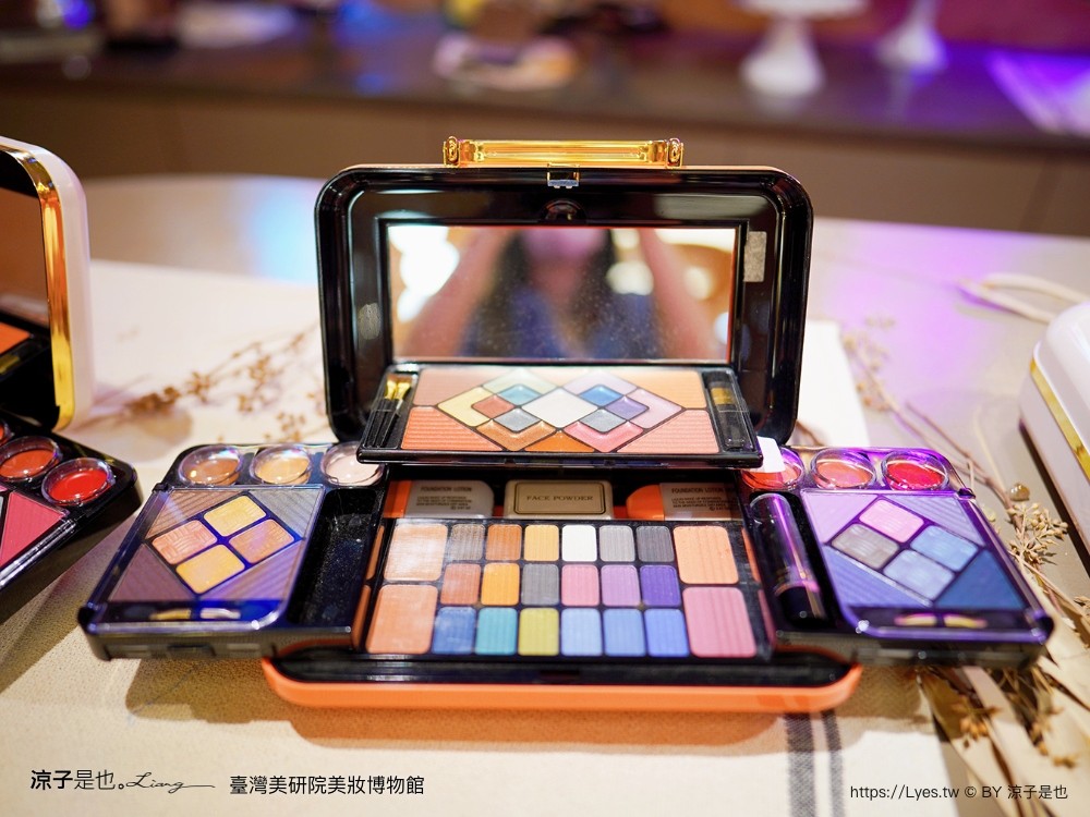 台灣美研院 美妝博物館 門票 台南景點 安平景點 化妝品 觀光工廠 網美拍照 評論 預約 婚紗 雷雕粉餅