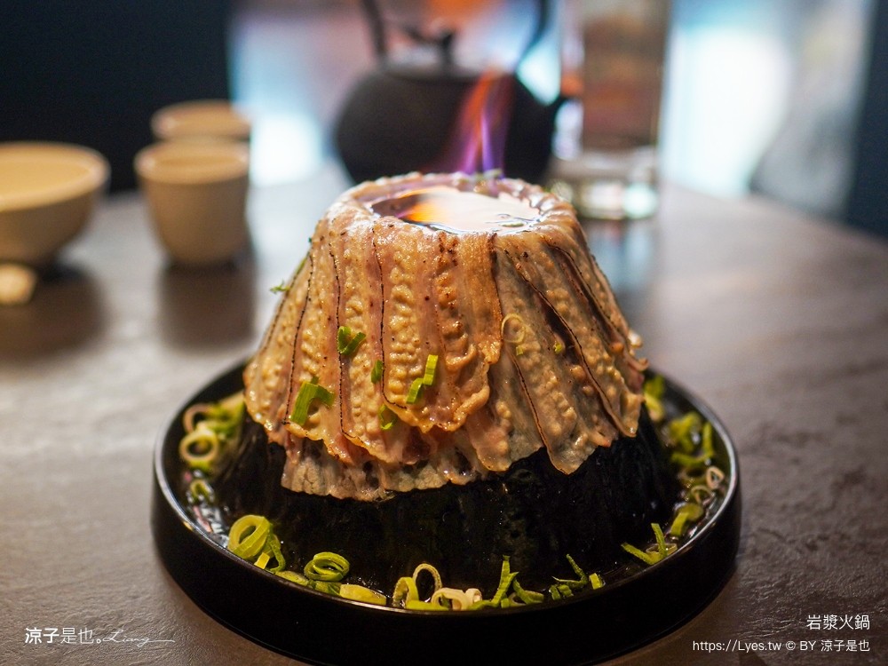岩漿火鍋 菜單 台中火鍋 麻辣鍋 公益路美食 麻辣鴨血豆腐吃到飽 台中聚餐餐廳 好停車餐廳 推薦必吃
