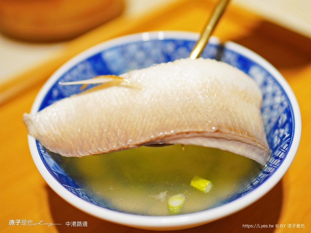 中港路邊 菜單 中友百貨 美食街 一中街 豬腳飯 控肉飯 虱目魚肚飯 小吃便當 村口微光新品牌