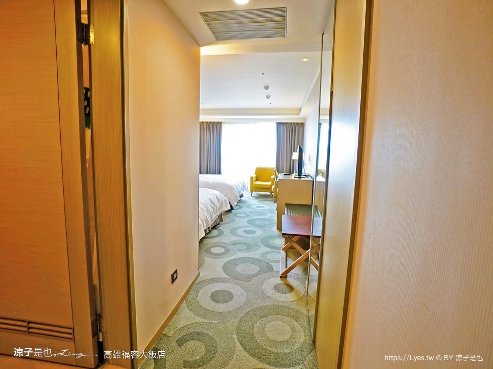 福容大飯店高雄 高雄親子住宿 鹽埕區飯店 捷運站住宿 早餐 房型 四人房 動物園主題房 泳池飯店 健身房