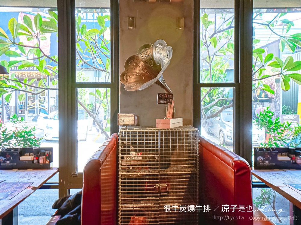 很牛炭燒牛排 菜單 埔里美食 平價牛排餐廳推薦 CP值 溼式熟成 直火炭烤 訂位 南投