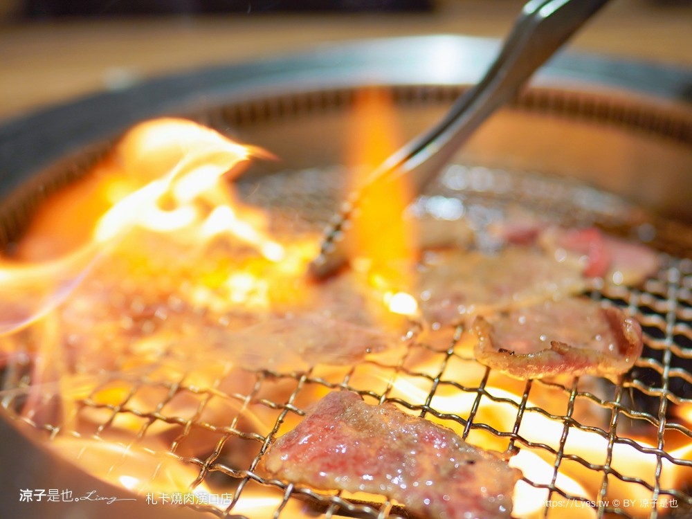 札卡燒肉 漢口店 菜單 台中燒肉餐廳 壽星優惠 迴轉燒肉 雙人套餐 日本a5和牛 和牛臭豆腐