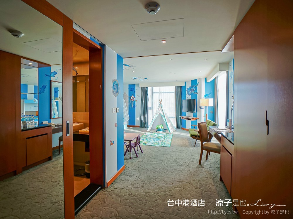 台中港酒店 台中親子飯店 梧棲住宿 海洋親子房、兒童遊戲室 汽車跑道 早餐自助吧吃到飽