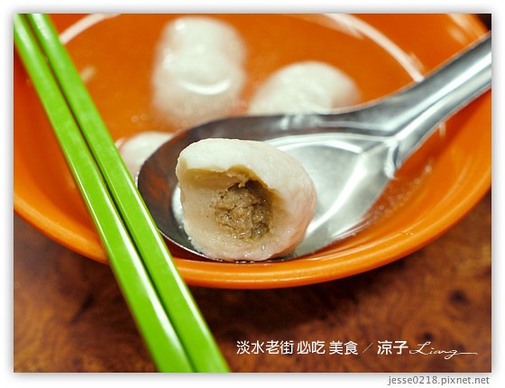 淡水老街美食-台北淡水老街必吃美食-正宗阿給老店、半坪屋手工糯米腸、阿香鳥蛋魩仔魚、波羅旺冰火菠蘿