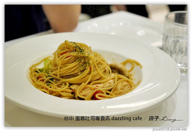 台中-Dazzling cafe 蜜糖吐司專賣店-終於吃到Dazzling cafe蜜糖吐司創始店