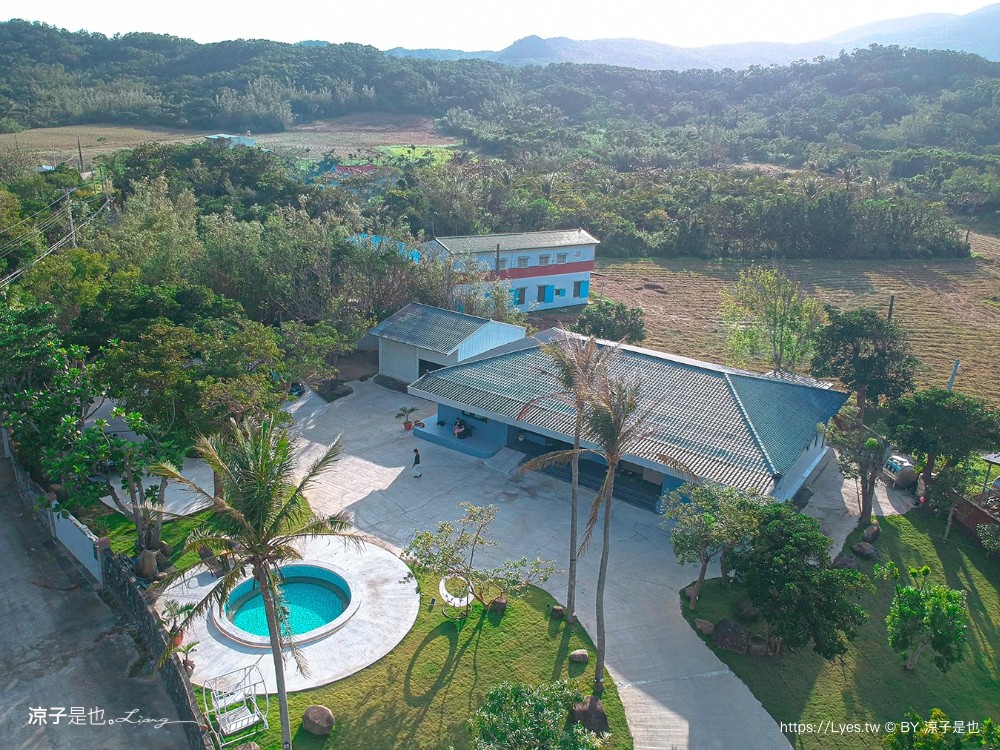 墾丁包棟民宿 屏東住宿 滿州住宿 touch villa 泳池 房型 庭院 卡拉ok 烤肉