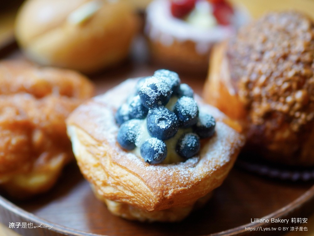 莉莉安可頌烘焙專門店 菜單 台中 麵包 下午茶 咖啡館 文青老宅 蛋糕 台中甜點 lilliane bakery