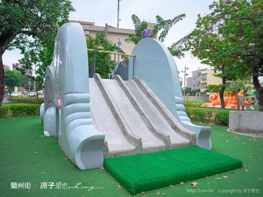 屏東親子景點 蘭州街特色公園 勝利森林動物溜滑梯 免門票親子公園 恐龍