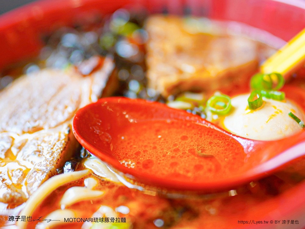 motonari 琉球豚骨拉麵 中友百貨 台中日式拉麵 日本人 沖繩拉麵 叉燒
