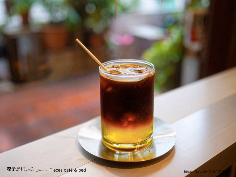 pieces cafe bed 泰國 曼谷 中國城 咖啡館推薦 泰國創意甜點 胸部麵 網美咖啡廳 曼谷住宿 bangkok café chinatown