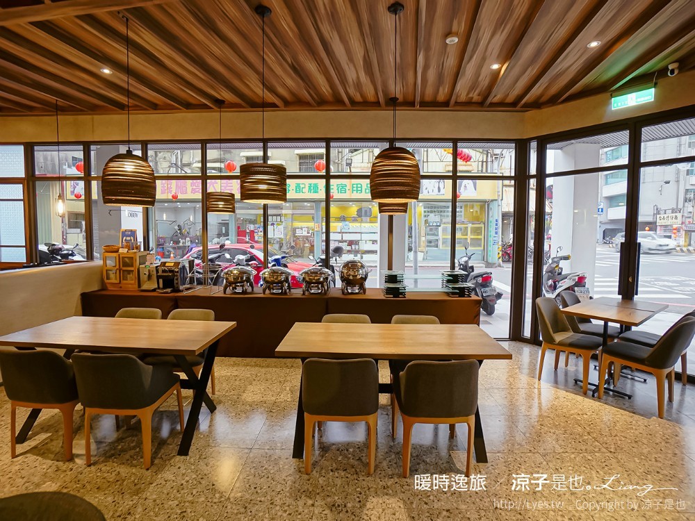 暖時逸旅 早餐 台南住宿 文青復古 國華街 赤嵌樓 永樂市場 台南親子飯店 Somer Hotel 三人房房型 房價