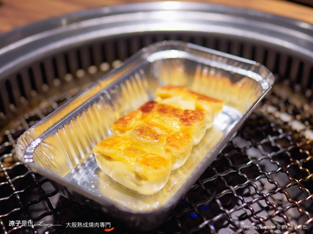 大股熟成燒肉專門 菜單 台中燒肉美食 大股熟成燒肉中科店 厚切牛舌 和牛 推薦必吃 清酒自動販賣機 專人代烤