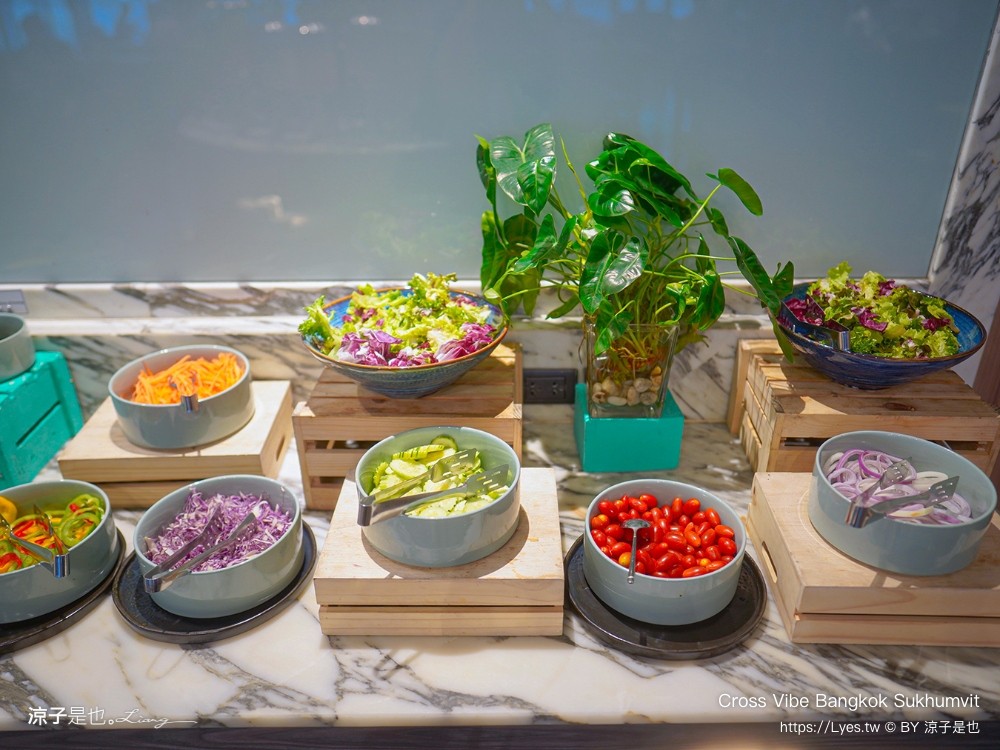 曼谷住宿 Cross Vibe Bangkok Sukhumvit 泰國飯店 四星級 親子飯店推薦 bts on nut 公寓式旅店 房價 交通 素坤逸