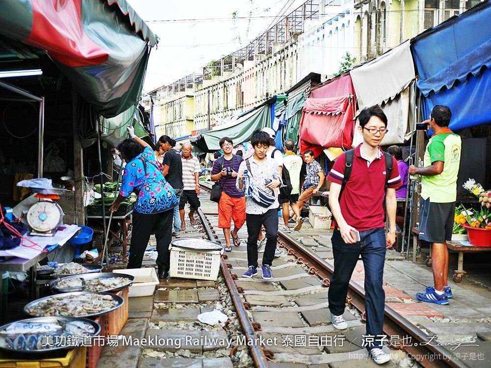 美功鐵道市場 Maeklong Railway Market 泰國自由行