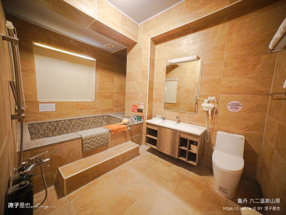 六二溫泉山房 龜丹溫泉住宿 台南溫泉飯店 大眾湯 湯屋 溫水脈衝池 溫水spa按摩池 台南親子住宿