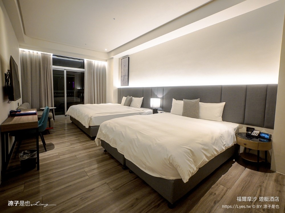 福爾摩沙遊艇酒店 台南安平住宿 台南飯店 遊艇酒店 無邊際泳池 笑笑羊 早餐 台南親子飯店