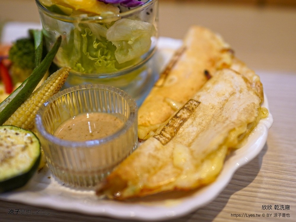 欣欣乾洗廠 菜單 台中早午餐 火車站 文青咖啡廳 台中老宅餐廳 寵物友善咖啡廳 台中ig美食 特色餐廳 復古