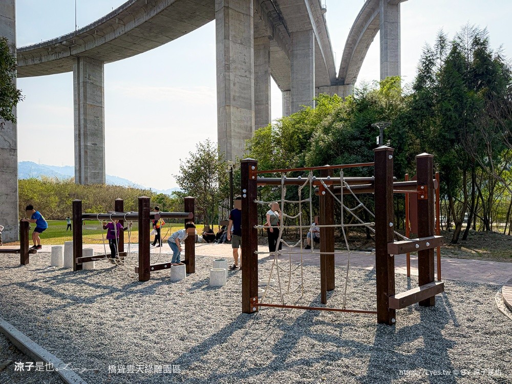 橋聳雲天綠雕園區 南投景點 國姓景點 南投免費景點 南投親子景點