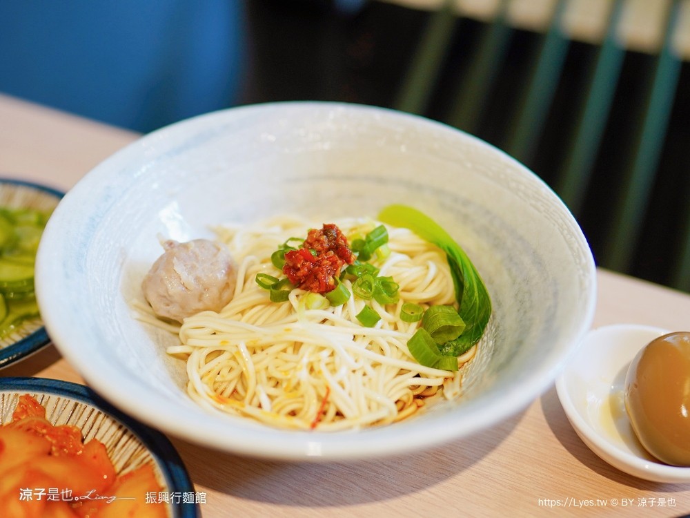 振興行麵館 菜單 中友百貨美食 台中科大小吃 一中街商圈 中國醫美食 文青小店