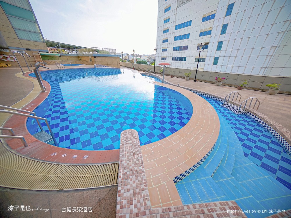 長榮飯店台南 台糖長榮酒店 台南住宿 高鐵假期 長榮桂冠自助餐 優惠 游泳池飯店 長榮早餐 評價 親子 遊戲室