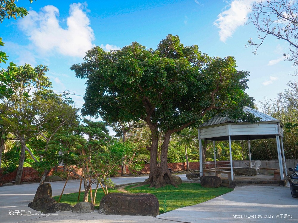 墾丁包棟民宿 屏東住宿 滿州住宿 touch villa 泳池 房型 庭院 卡拉ok 烤肉
