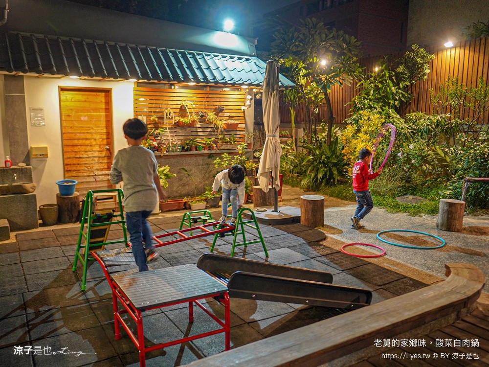 老舅的家鄉味 酸菜白肉鍋 菜單 台中美食 台中火鍋 忠孝路美食 東北料理 麵食點心 忠孝夜市