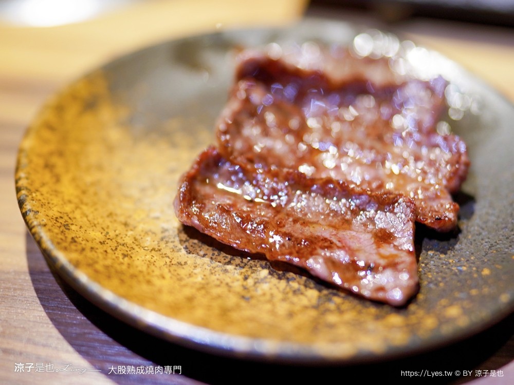 大股熟成燒肉專門 菜單 台中燒肉美食 大股熟成燒肉中科店 厚切牛舌 和牛 推薦必吃 清酒自動販賣機 專人代烤