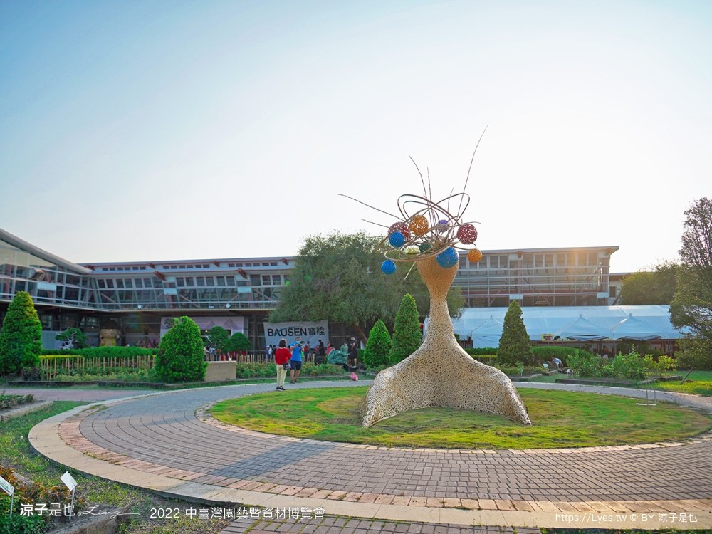 2022中臺灣 氣墊遊戲區 溜滑梯戲水池 農產品展售 美食小吃