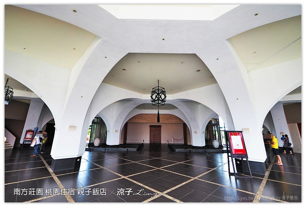 桃園親子住宿推薦-南方莊園渡假飯店 可以泡湯、游泳、風景很美、設施又超多的桃園親子飯店(美人魚房型、環境設施篇)