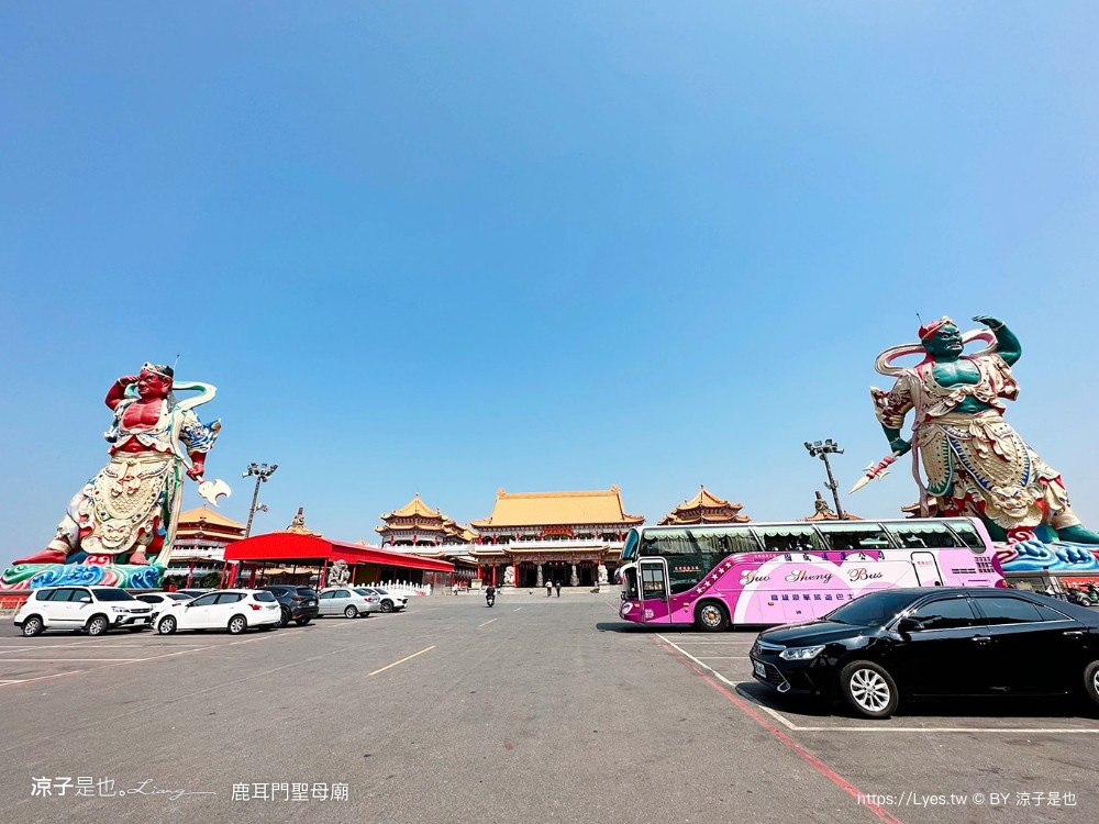 鹿耳門聖母廟 月老 台南景點 特色介紹 換裝攝影棚 鹿耳門聖母廟煙火 住宿 免門票 親子景點