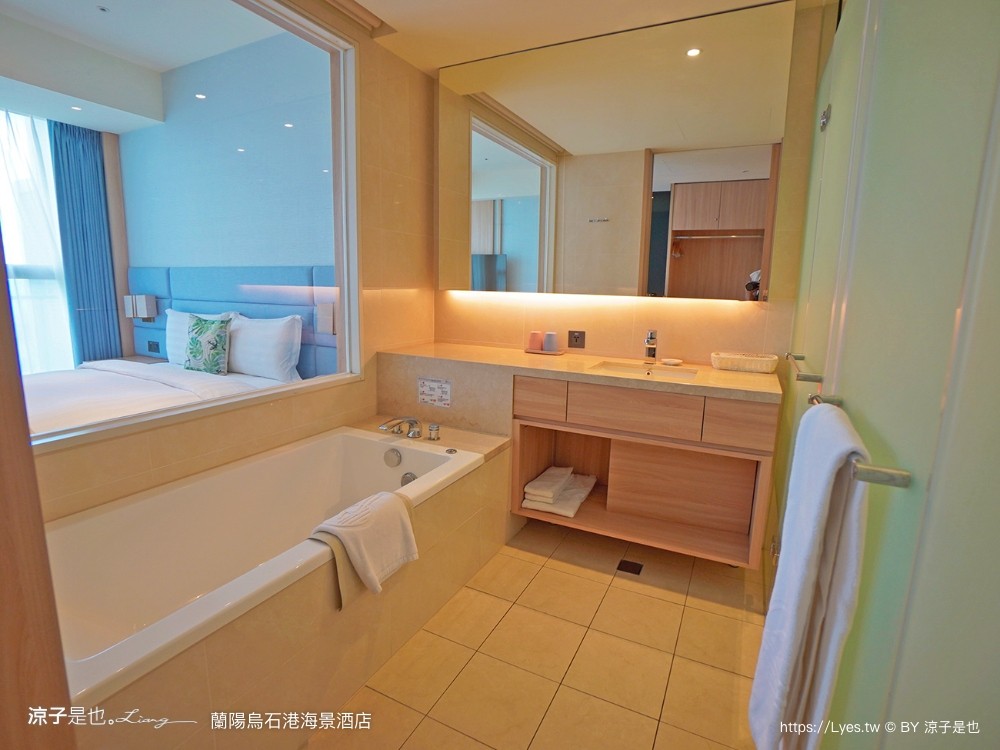 蘭陽烏石港海景酒店 宜蘭頭城住宿 宜蘭親子飯店 龜山島海景房型 童趣親子房 泳池電影院 一泊二食