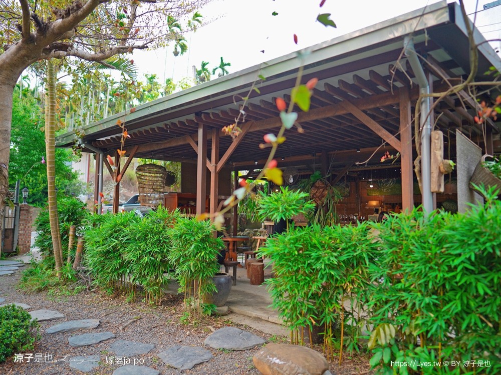 嫁婆咖啡 菜單 埔里秘境咖啡 南投森林系餐廳 樹屋 埔里庭園咖啡 蔬食 披薩 甜點