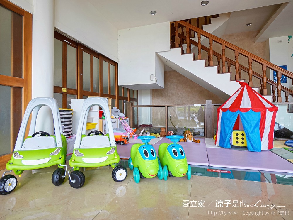 愛立家旅遊民宿 清境住宿 清境包棟民宿 水管屋 玻璃屋 小木屋 兒童遊戲室 早餐 晚餐