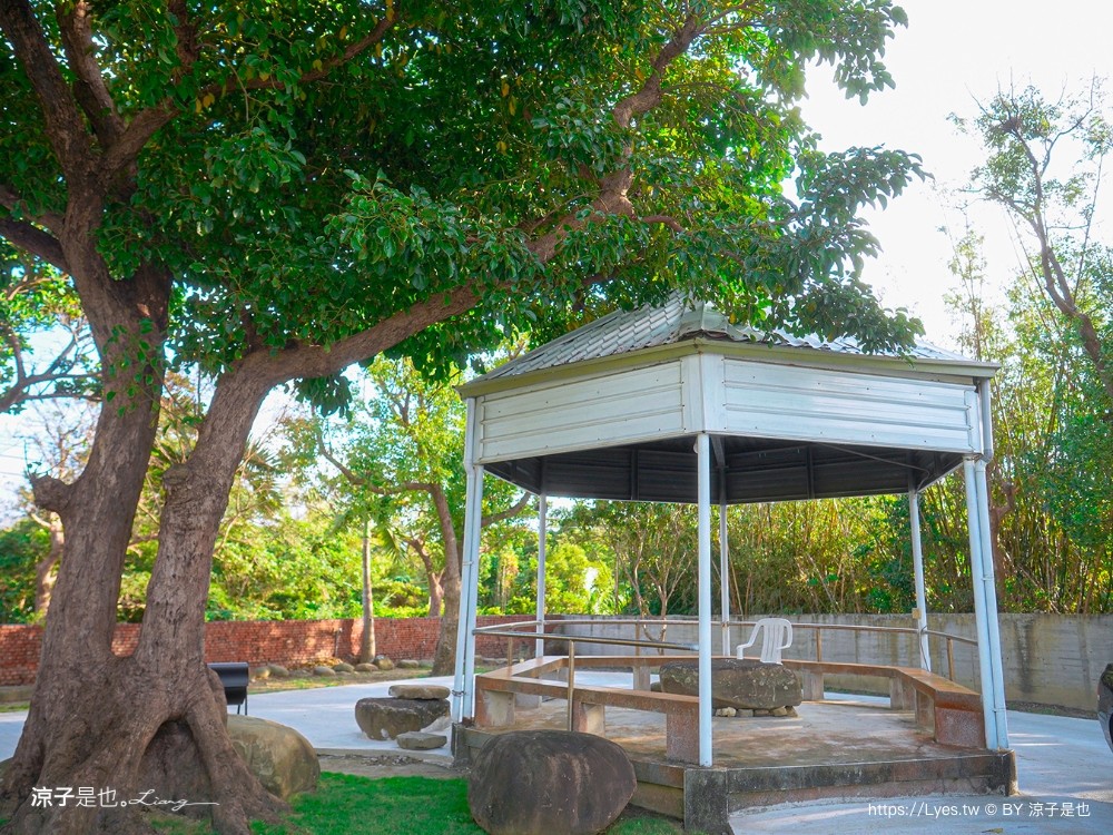 墾丁包棟民宿 屏東住宿 滿州住宿 touch villa 泳池 房型 庭院 卡拉ok 烤肉