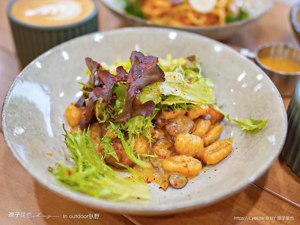 in outdoor 臥野 菜單 台中北屯早午餐 露營風 新開幕餐廳 戶外野餐風 美食