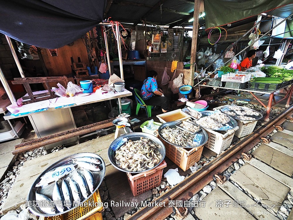 美功鐵道市場 Maeklong Railway Market 泰國自由行