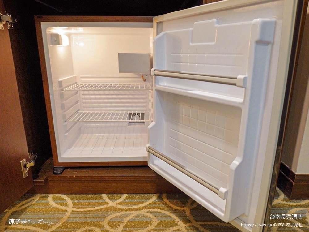 長榮桂冠酒店 台南住宿 台糖長榮台南 游泳池飯店 早餐 評價 親子 遊戲室