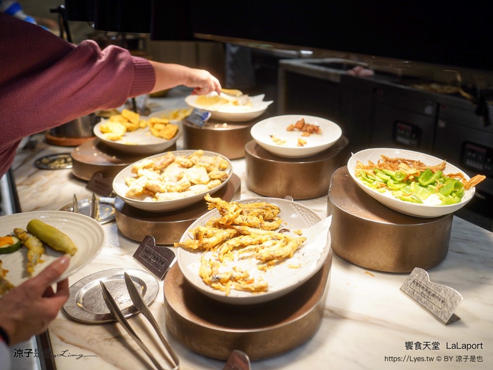 饗食天堂 lalaport 台中吃到飽推薦 必吃料理 台中美食 吃到飽餐廳 buffet 價位 牛排 生魚片 甜點