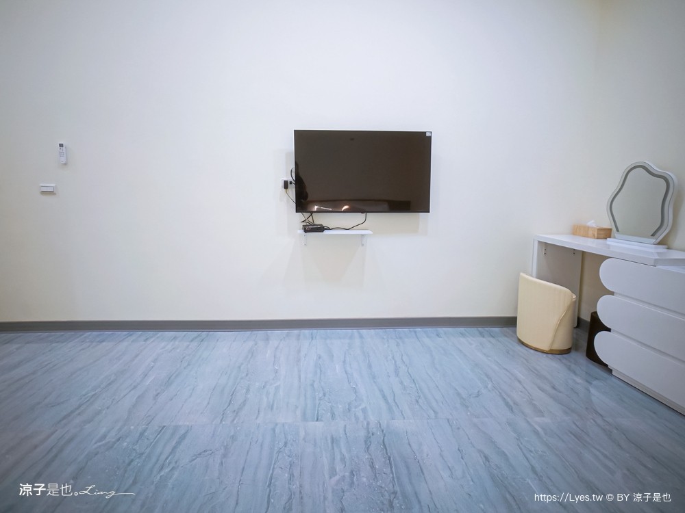 墾丁包棟民宿 屏東住宿 滿州住宿 touch villa 泳池 房型 庭院 卡拉ok 烤肉