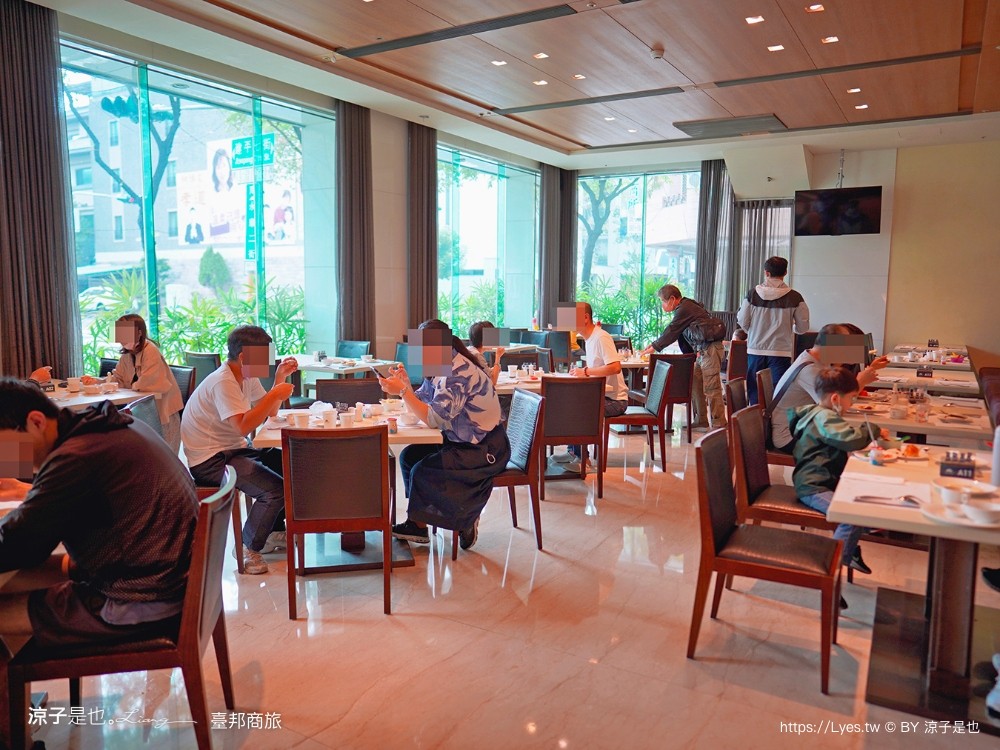 臺邦商旅 安平住宿推薦 房型 早餐 高CP值 台南親子住宿 空中花園 健身房 Gogoro