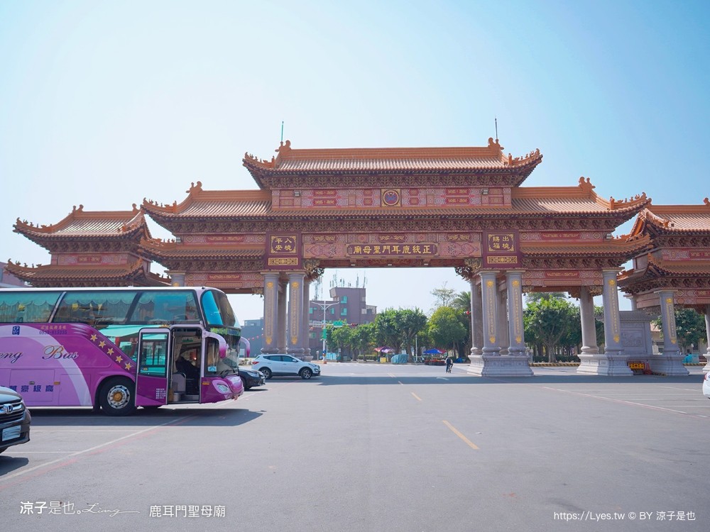 鹿耳門聖母廟 月老 台南景點 特色介紹 換裝攝影棚 鹿耳門聖母廟煙火 住宿 免門票 親子景點