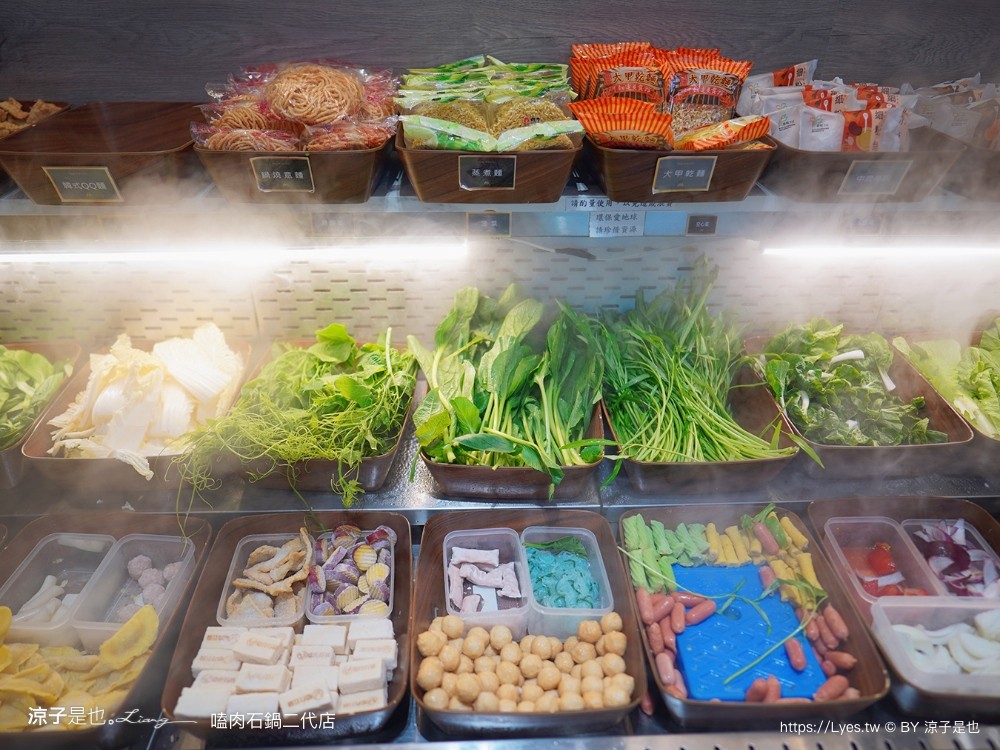 嗑肉石鍋 北屯軍福店 全新二代店 台中火鍋吃到飽推薦 蔬菜 火鍋料 飲料 冰品自助吧 buffet