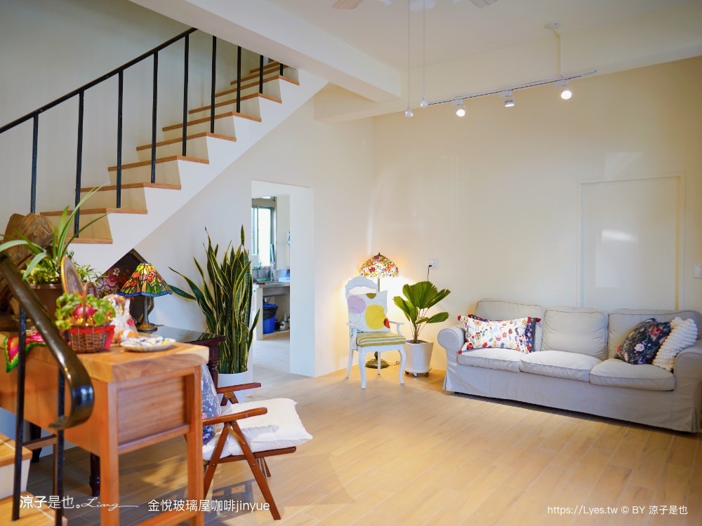 金悅玻璃屋咖啡 jinyue 菜單 南投甜點美食 埔里咖啡館 牛棚咖啡廳 庭園咖啡 彩色鑲嵌玻璃