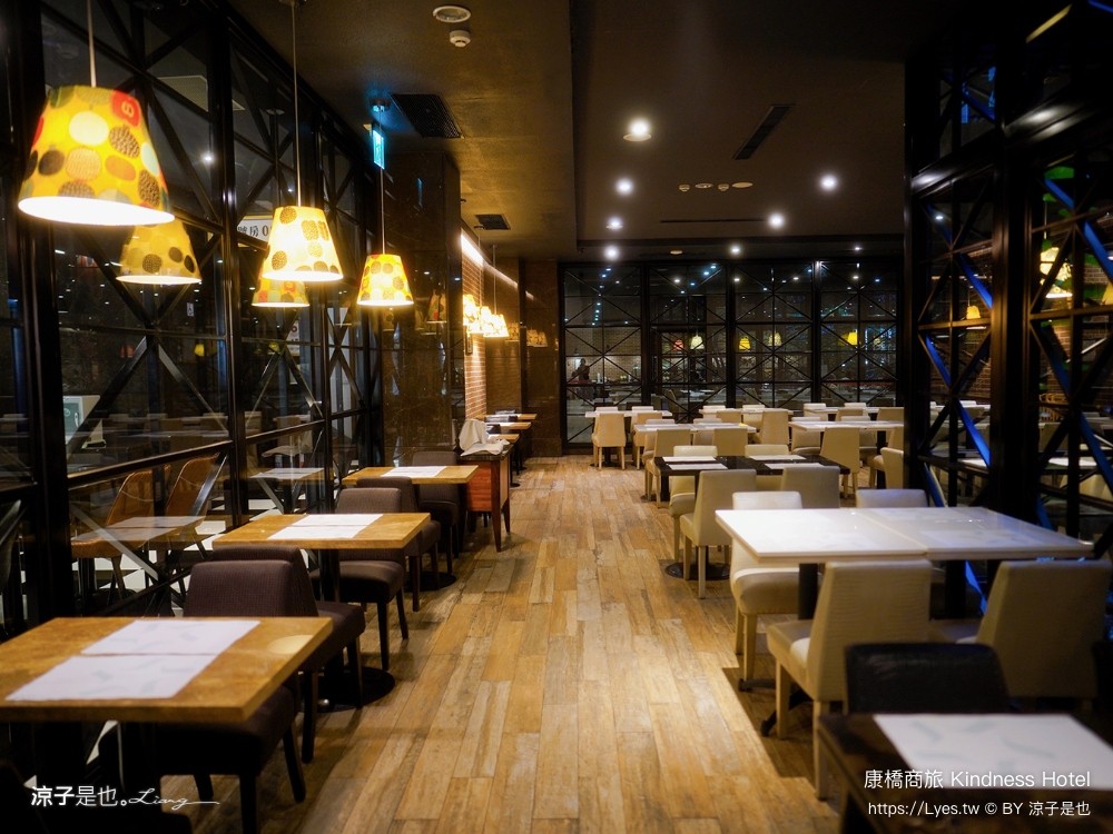 康橋商旅 康橋商旅覺民館 早餐 宵夜 吃到飽 房型 高雄康橋商旅 高雄住宿推薦 高雄平價飯店 親子飯店 kindness hotel