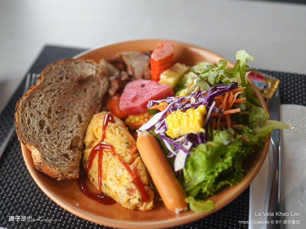 la vela khao lak 泰國 考拉維拉飯店 拷叻 泰國攀牙住宿推薦 普吉島近郊住宿 海景渡假村 高cp 火舞秀