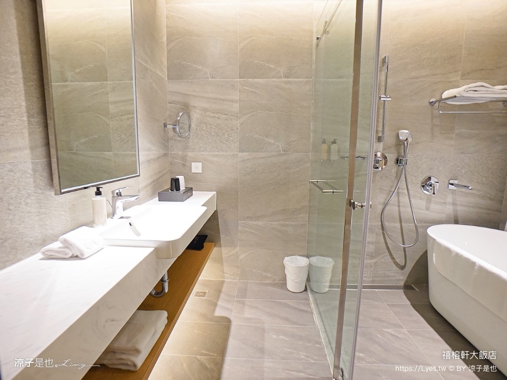 禧榕軒大飯店 台南新開幕 火車站住宿飯店 雙人房 四人房 家庭房 房型開箱 頂樓空中花園泳池 房價