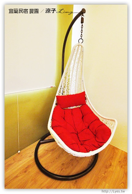 宜蘭民宿-晨園民宿-靠近傳藝中心，每間房都有陽台可以放空的宜蘭民宿