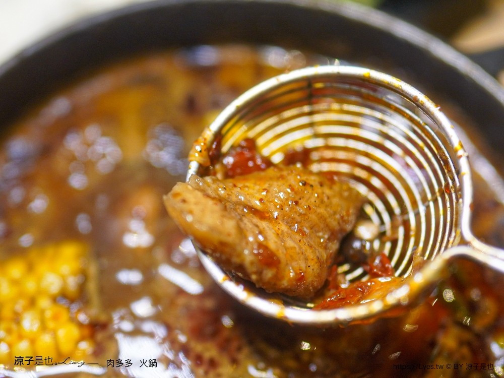 肉多多 火鍋 菜單 台中秀泰店 自助吧吃到飽 石頭湯 麻辣火鍋 生日壽星肉蛋糕 親子餐廳 剝蝦服務 高cp值火鍋 會員 打卡禮