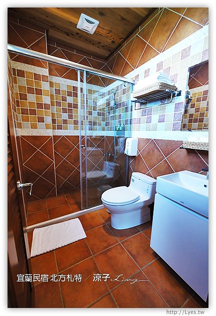 宜蘭民宿-北方札特(古堡館房間篇)-充滿木頭香氣的宜蘭城堡民宿