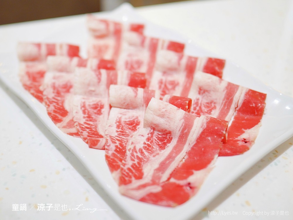 童鍋 親子火鍋 台中 親子餐廳 秀泰文心店 遊戲室 網美 打卡 IG 北歐風